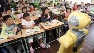 Hàn Quốc phát triển robot dạy học có tiếng Anh chuẩn