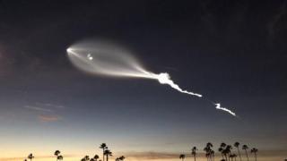 Tên lửa Falcon 9 của SpaceX vừa hạ cánh an toàn