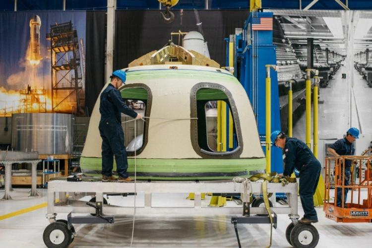 Có gì bên trong nhà máy chế tạo tên lửa bí mật của tỷ phú Mỹ?