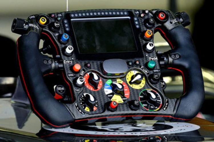 Vô-lăng xe đua F1 cải tiến ntn?